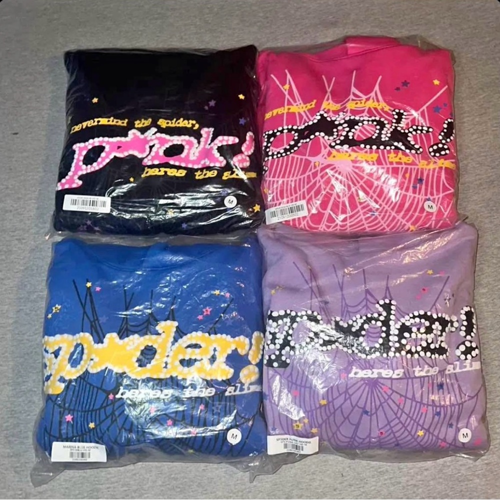Spider Graphic Hoodies Set in Four Colors